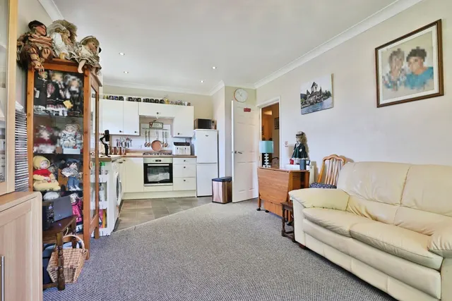 Poole Road, Poole, BH16, photo 3