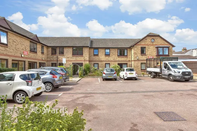 Mayplace Road East, Bexleyheath, DA7, photo 1