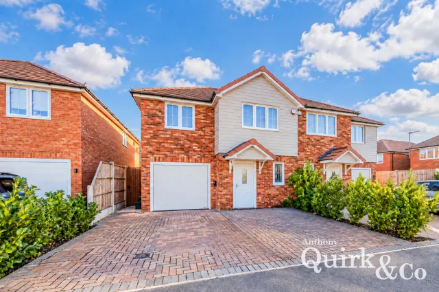 St. Josephs Close, Canvey Island, SS8, photo 1