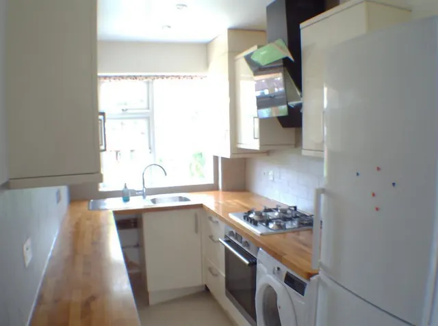 Addison Avenue, Hounslow, TW3, photo 1