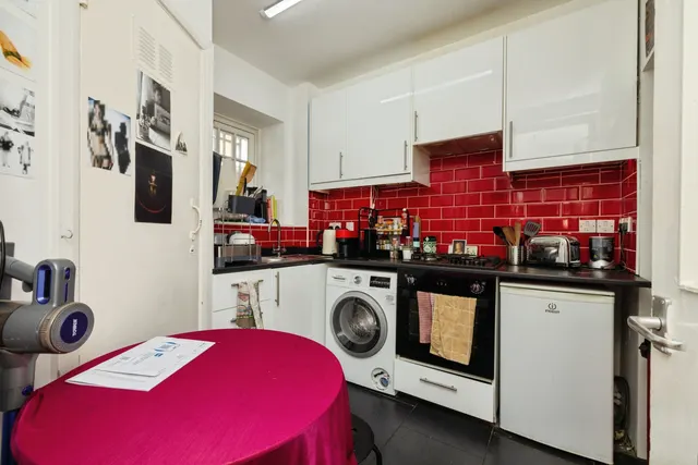 Portpool Lane, London, EC1N, photo 3