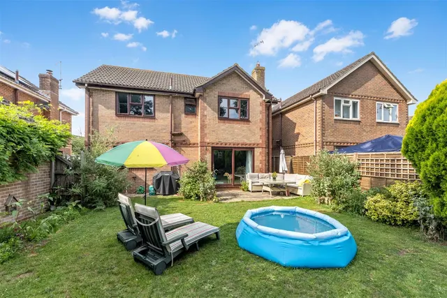 Photo 2 — Selwood Close, Sturminster Newton DT10 1PE