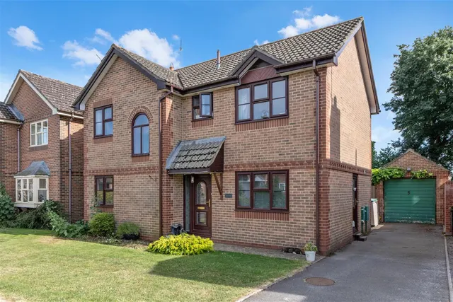 Selwood Close, Sturminster Newton DT10 1PE, photo 1