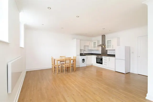 Denmark Hill, London, SE5, photo 1