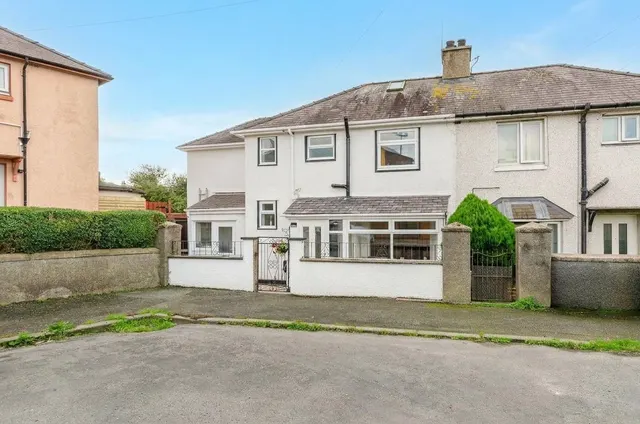 Bro Helen, Caernarfon, LL55, photo 1