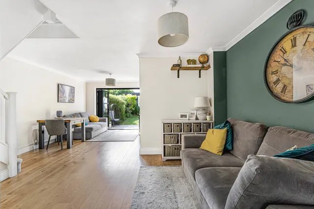 Larkfield, Cobham, KT11, photo 2
