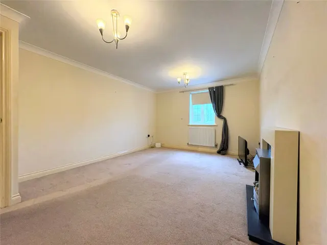 Acanthus Court, Cirencester, GL7, photo 3