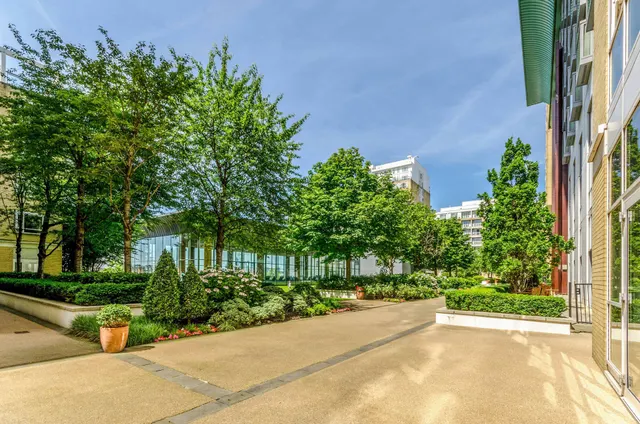 55 Eaton House, 38 Westferry Circus, London, photo 1