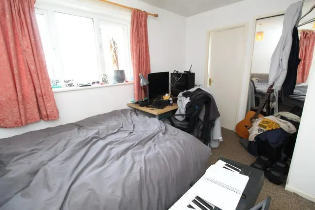 Falcon Close, Lenton, NG7, photo 3