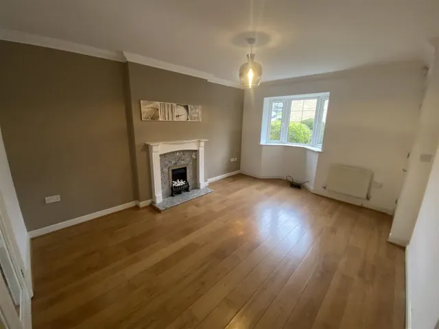 Branwell Court, Daisy Hill, BD9, photo 2