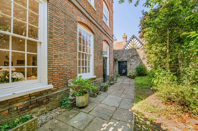 East Street, Petworth, West Sussex, GU28 0AB, photo 1