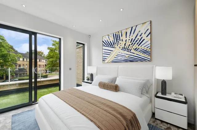Gunnersbury Mews, London, W4, photo 1