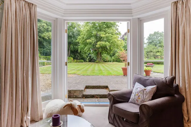 Middle Hill, Egham, TW20, photo 2