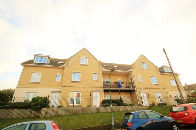 Cochrane Drive, Dartford, photo 1