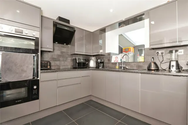 Botley Road, North Baddesley, SO52, photo 3