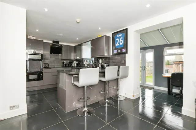 Botley Road, North Baddesley, SO52, photo 2