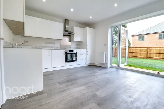 Fowler Road, Aylesbury, HP19, photo 2
