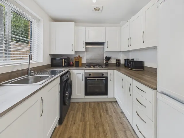 Curlew Street, Poolsbrook, S43, photo 3