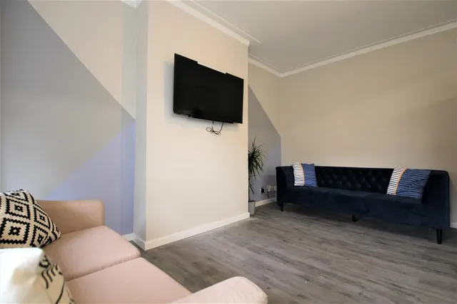 Belle Vue Road, Hyde Park, LS3, photo 1