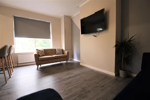 Belle Vue Road, Hyde Park, LS3, photo 3