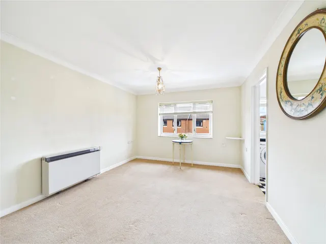 Weavers Court, Sudbury, CO10, photo 3
