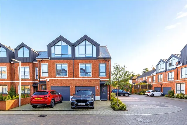 Harlow Gardens, Kingston upon Thames, KT1, photo 1