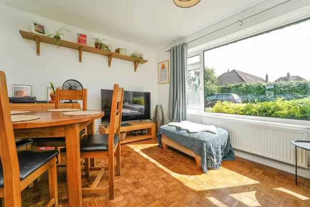 Sterling Court, Cheltenham, GL51, photo 2