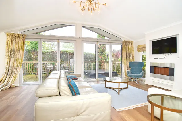 Huntingdale Lodge, Repton Green, HG3, photo 2