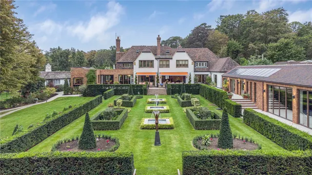 Photo 2 — Homewood Lane, Northaw, Hertfordshire, EN6 4PP