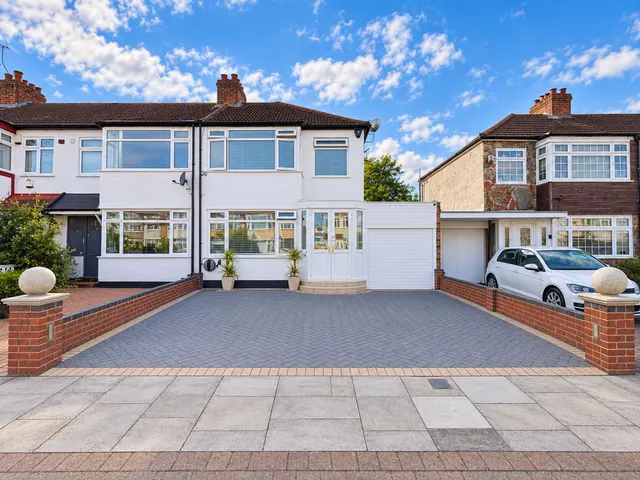 3 bedroom house, Albany Park Avenue, Enfield, EN3