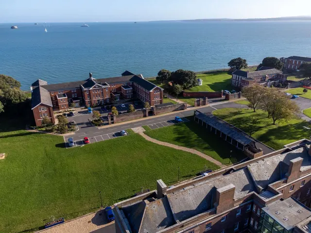 Haslar Road, Gosport, PO12, photo 1