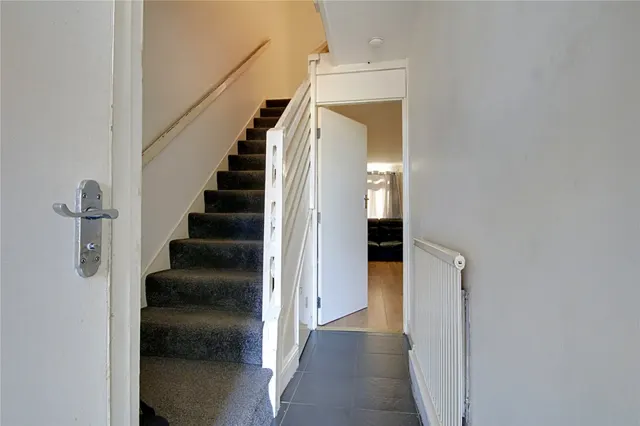 Moorfield Road, photo 3
