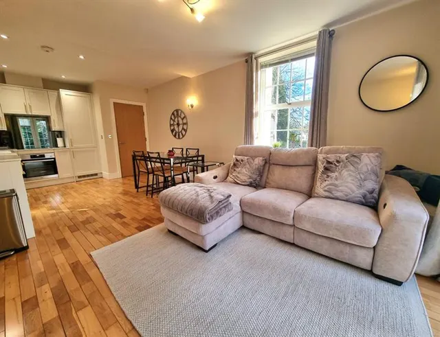 Cheswick Close, Sale, photo 2