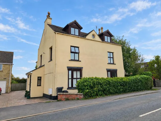 Wickwar Road, Kingswood, GL12, photo 1