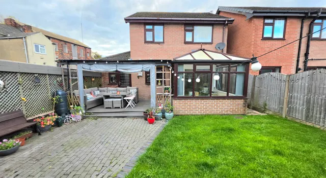 Redwood Drive, Audenshaw, M34, photo 3
