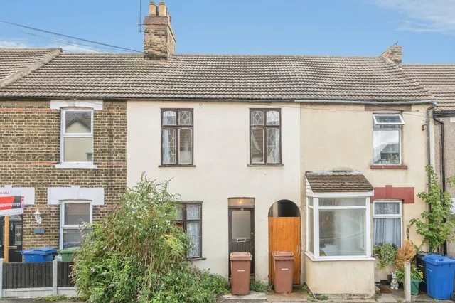 Whitehall Lane, Grays, Essex, RM17, photo 1