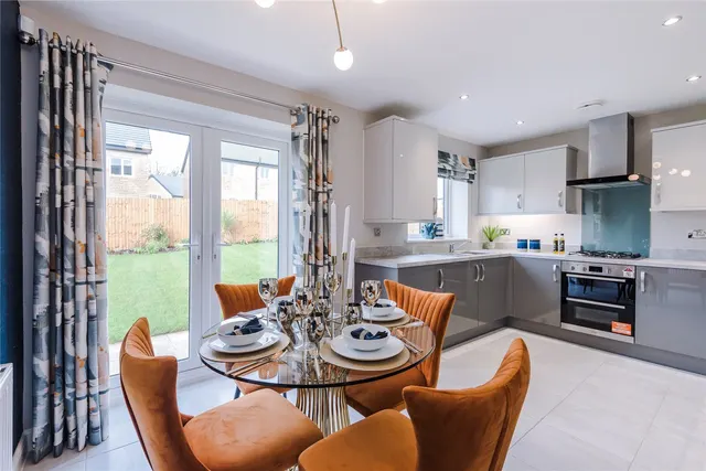 Standen Hall Drive, Burnley, BB10, photo 3