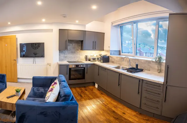 Wakefield Road, Huddersfield, HD5, photo 1