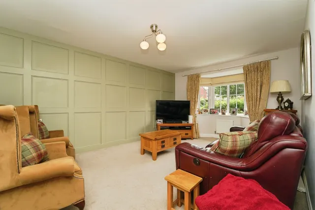 Lysander Crescent, Watchfield, SN6, photo 3