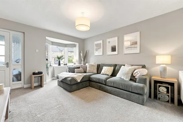 Photo 2 — Loxley Close, Macclesfield