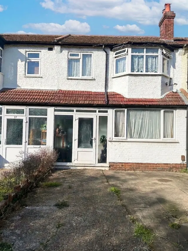 Woodmansterne Road, London, SW16, photo 2