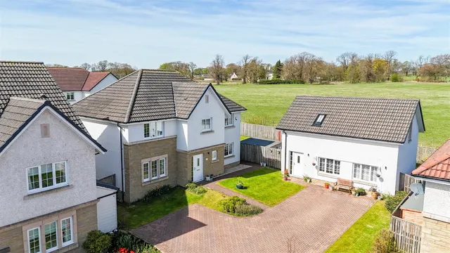 Knox Wynd, Strathaven, ML10 6XX, photo 1