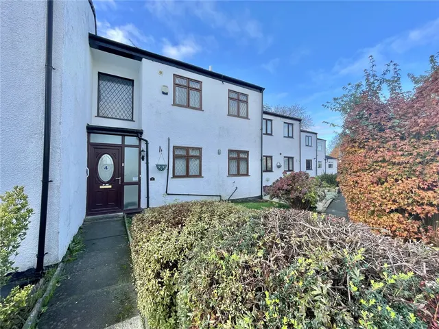 St. Marys Close, Hale Village, L24, photo 1