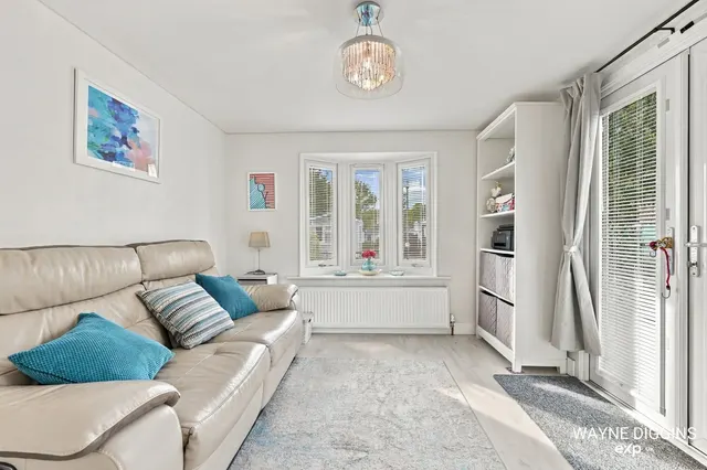 Second Avenue, Kingsleigh Park Homes, SS7, photo 2