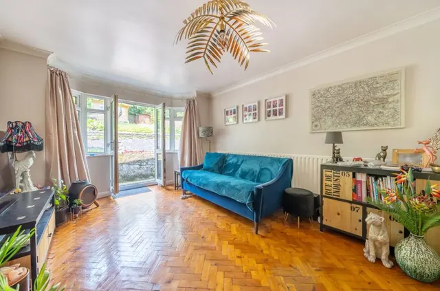 Photo 3 — Kingsdown Avenue, South Croydon CR2 6QF