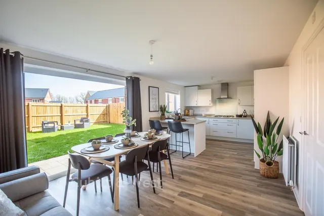 Liberty Place, Wealden, BN27, photo 3