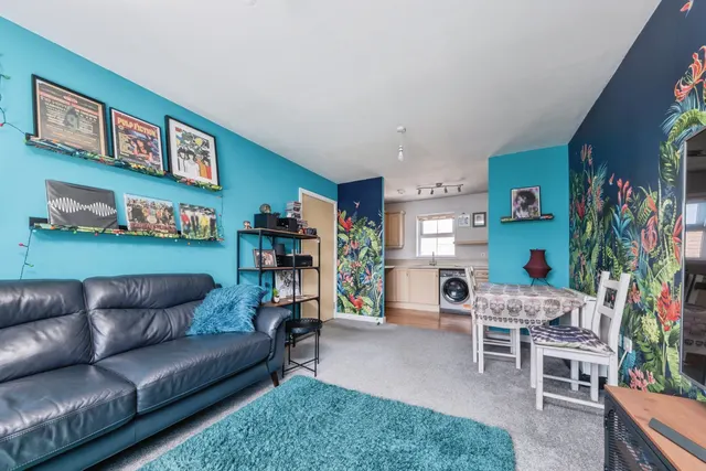 Alchester Court, Towcester, NN12, photo 3