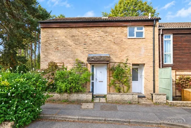Pembroke, Bracknell, RG12, photo 1