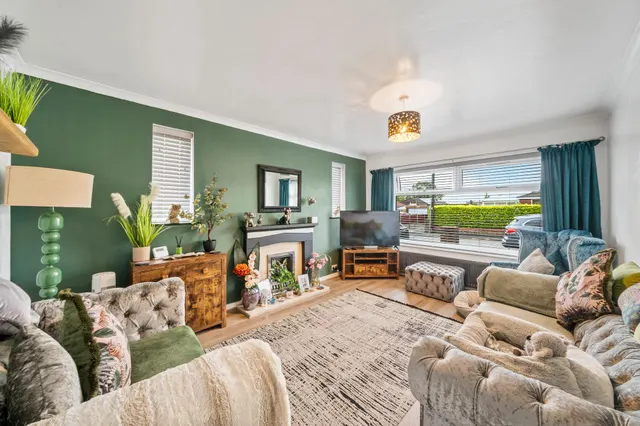 Photo 2 — Upland Drive, Ashton-In-Makerfield, Wigan, Wigan, WN4 8XB