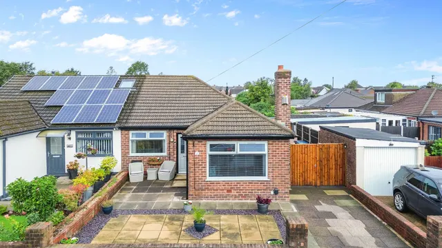 Upland Drive, Ashton-In-Makerfield, Wigan, Wigan, WN4 8XB, photo 1